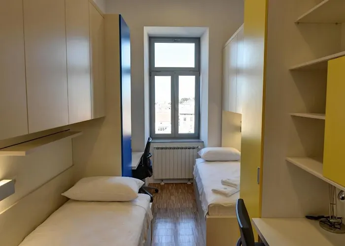 Hostel Sc & *